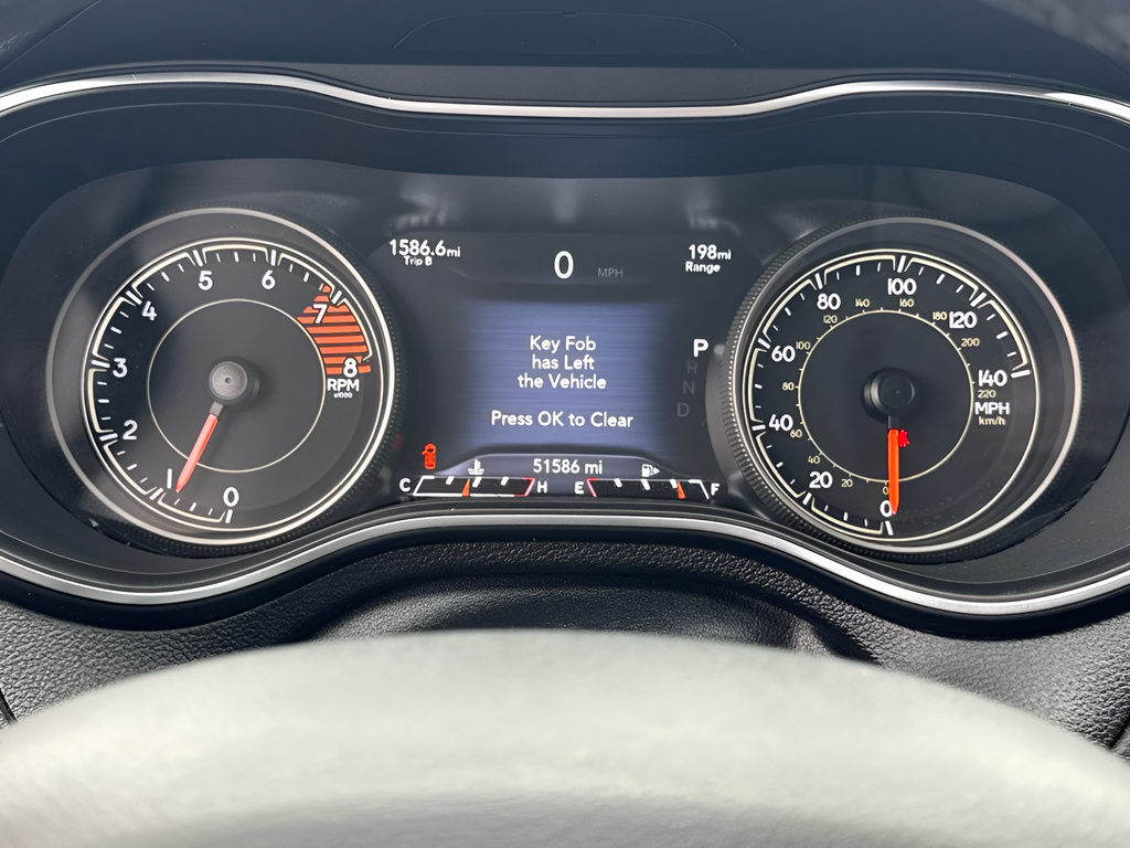Used 2022 Jeep Cherokee Latitude Lux AWD/4WD image 16