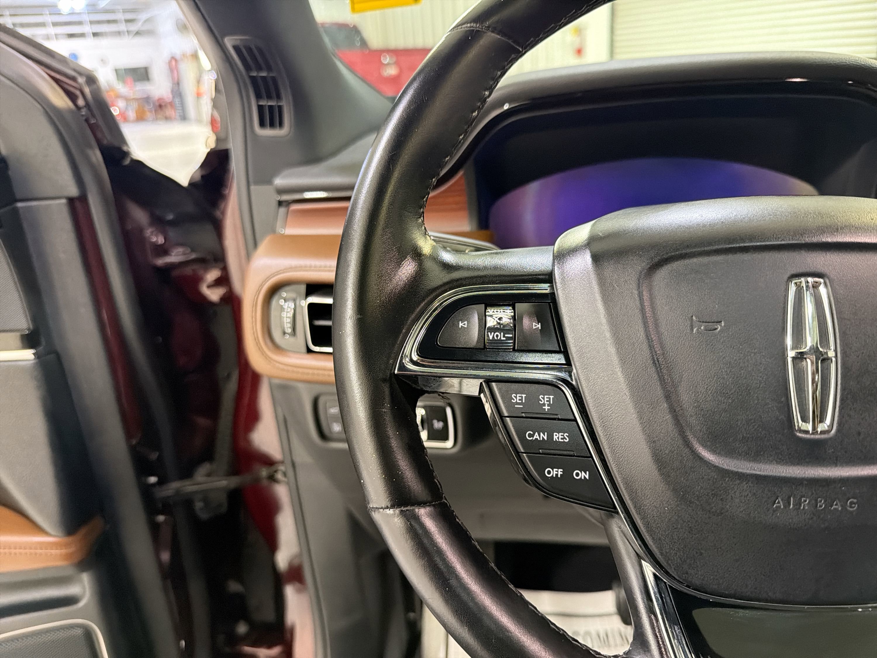 Used 2023 Lincoln Nautilus Reserve AWD/4WD image 14