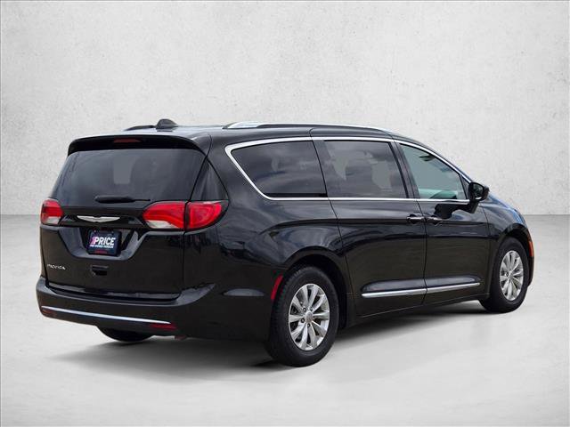 Used 2019 Chrysler Pacifica Touring-L FWD image 5