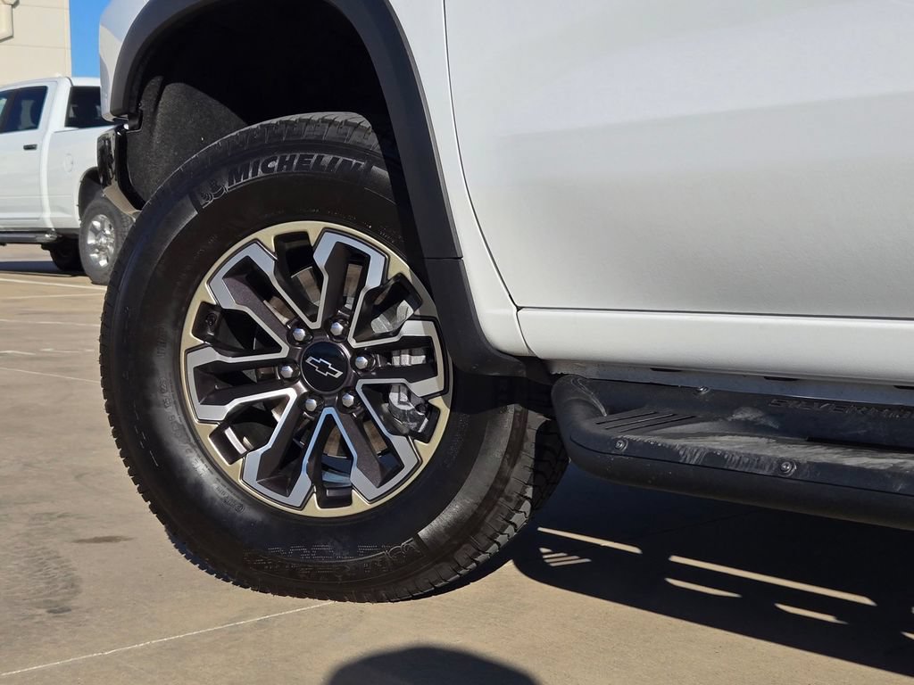 Used 2025 Chevrolet Silverado 1500 ZR2 w/ Technology Package AWD/4WD image 9