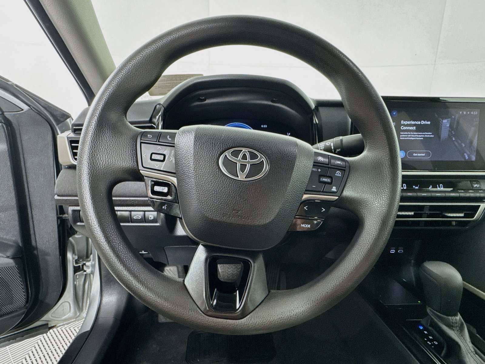 Used 2025 Toyota Camry LE FWD image 11