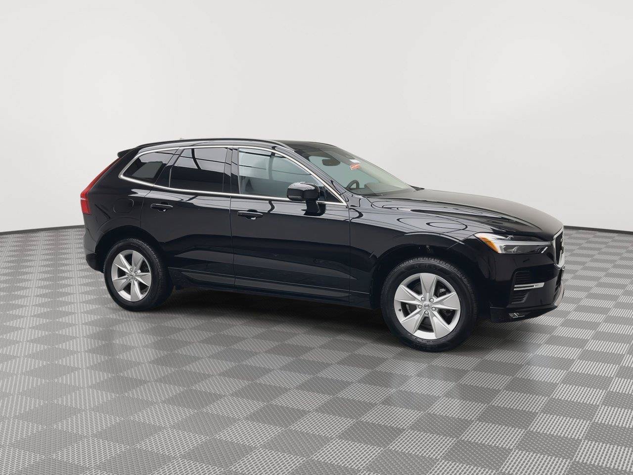 Used 2022 Volvo XC60 B5 Momentum AWD/4WD image 42