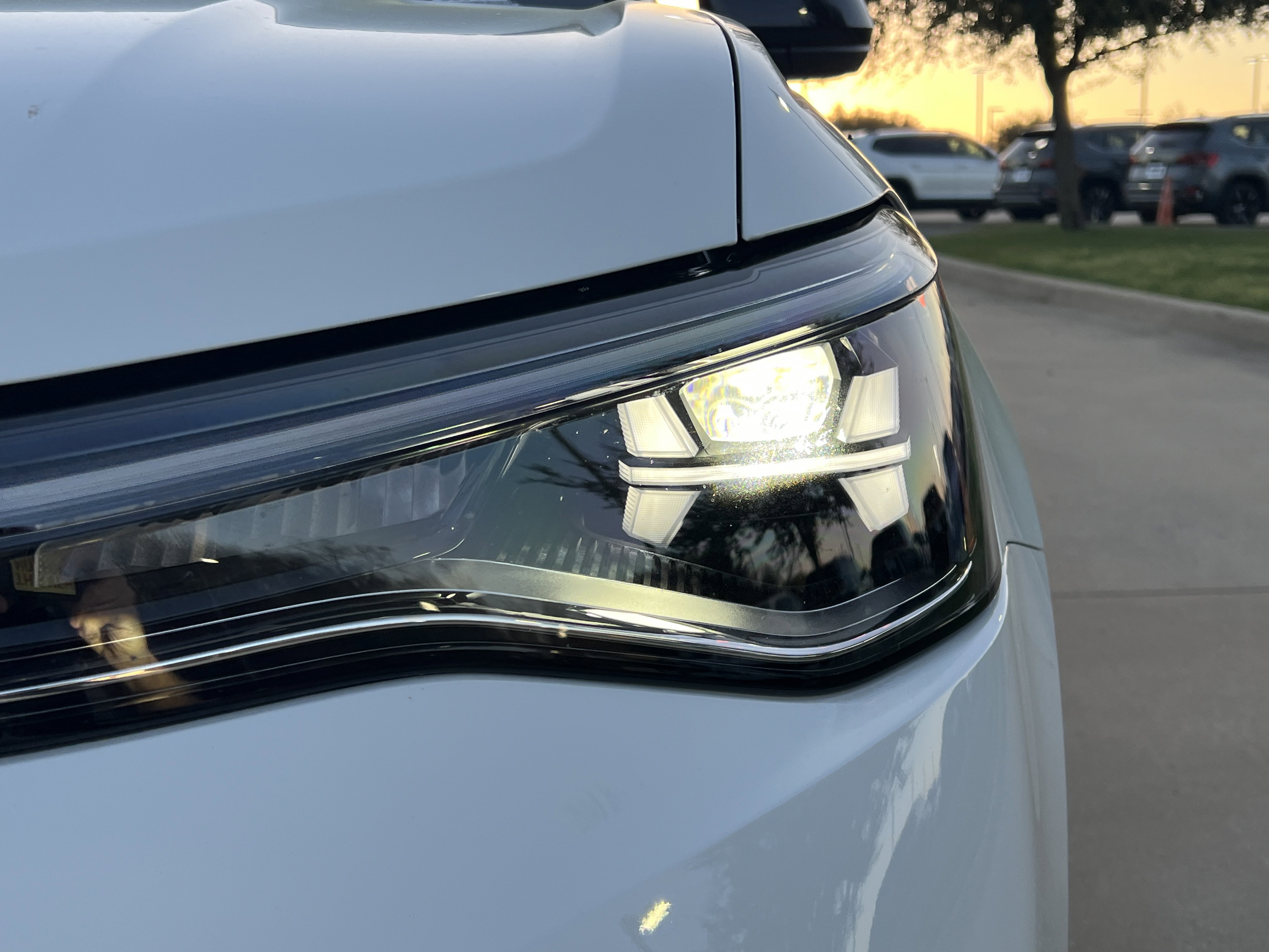 Used 2025 Volkswagen Taos SE image 6