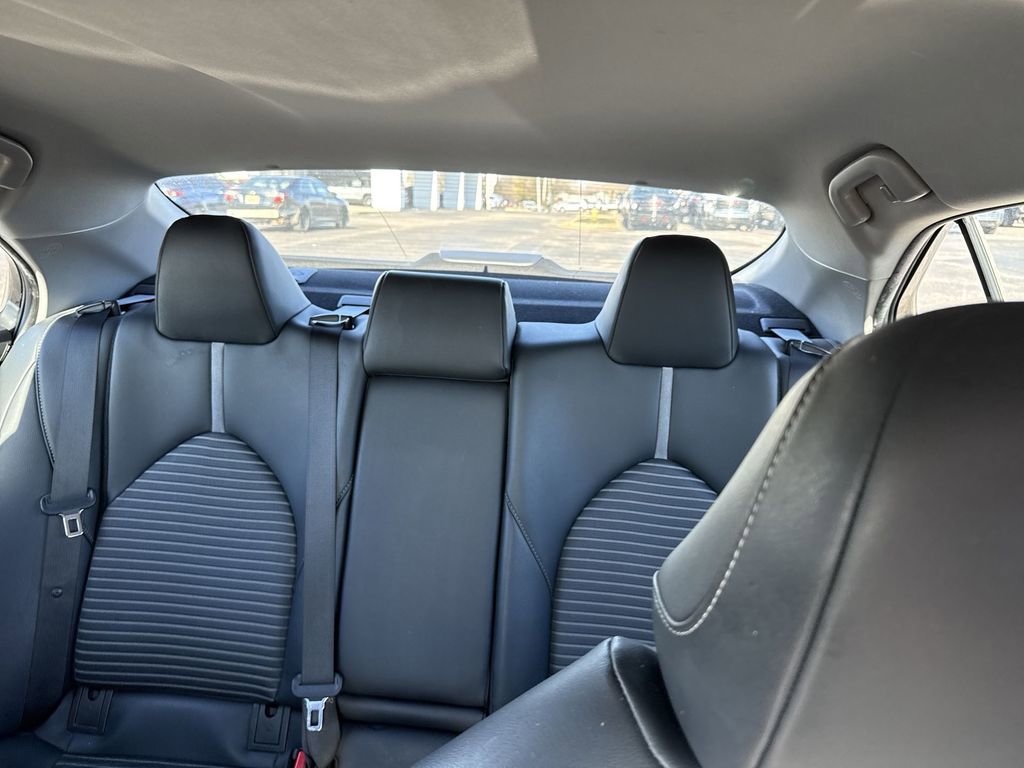 Used 2020 Toyota Camry SE image 13