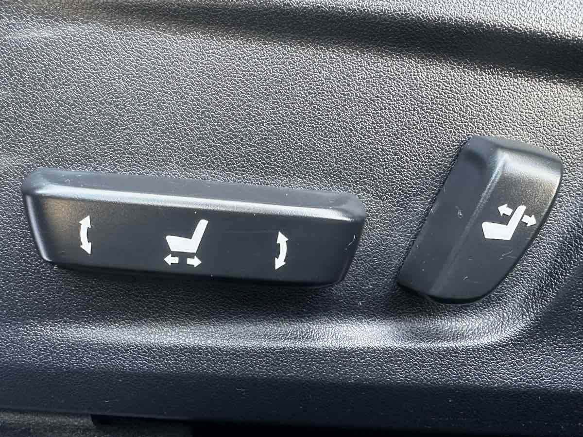 Used 2016 Lexus IS 300 AWD w/ Navigation System Package image 12