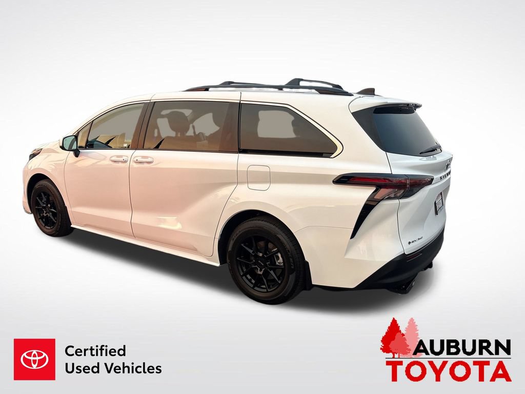 Certified 2025 Toyota Sienna LE AWD/4WD image 6