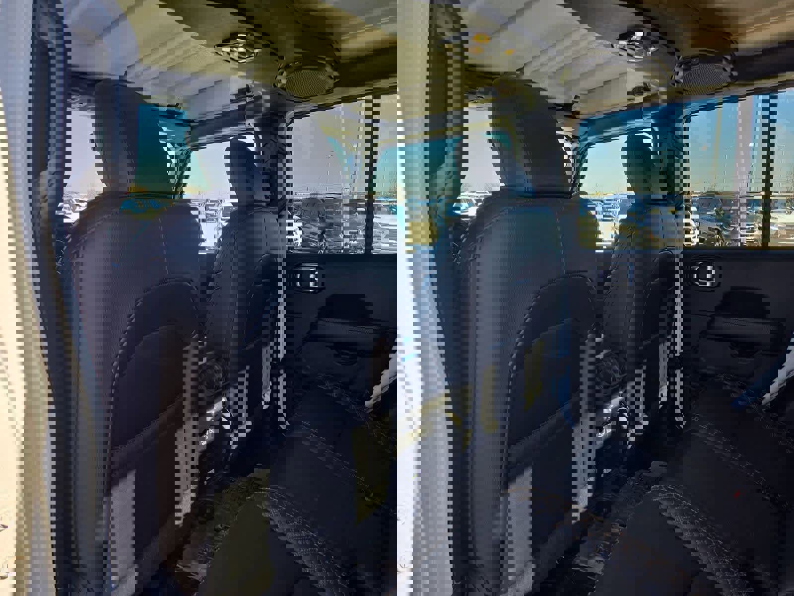 Used 2023 Jeep Gladiator Overland image 15