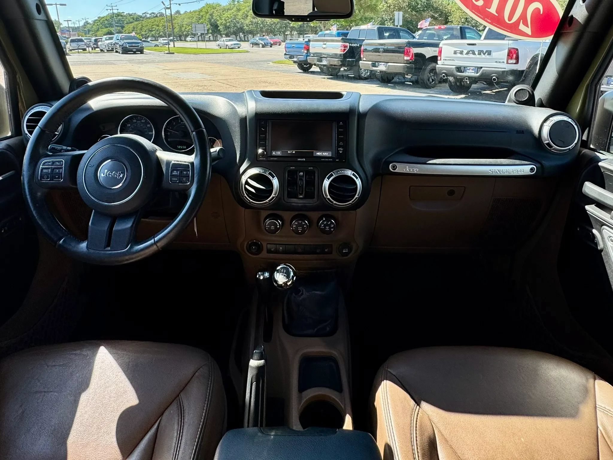 Used 2013 Jeep Wrangler Unlimited Rubicon w/ Dual Top Group AWD/4WD image 13