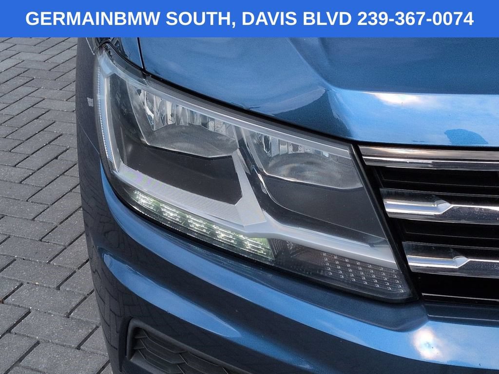 Used 2020 Volkswagen Tiguan SE w/ Panoramic Sunroof Package AWD/4WD image 11