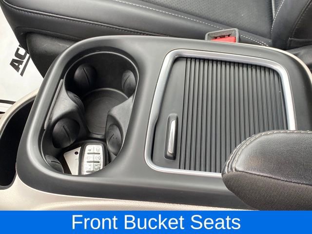 Used 2024 Chrysler Pacifica Touring-L FWD image 12