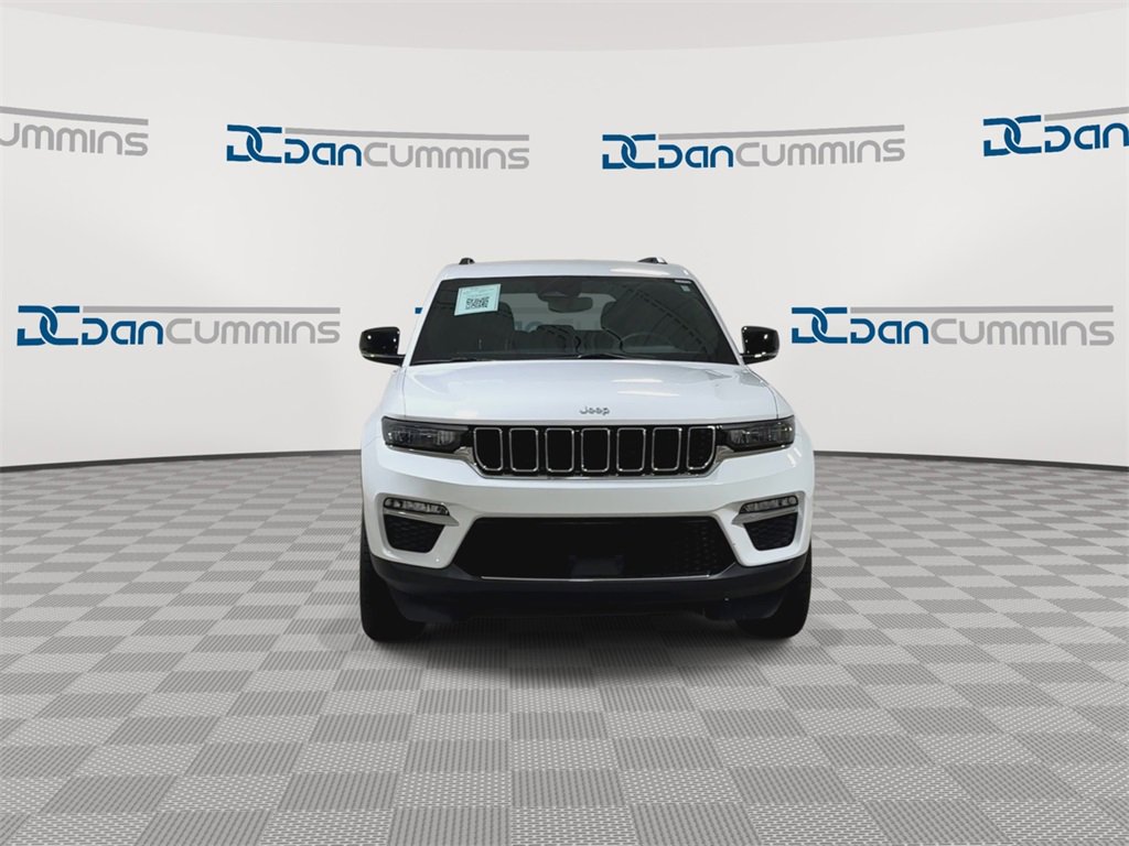 Used 2024 Jeep Grand Cherokee Limited image 3