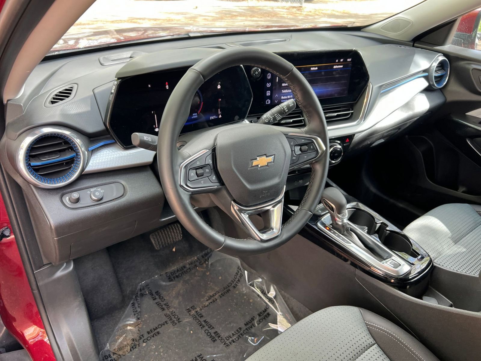 Used 2025 Chevrolet Trax LT w/ LT Convenience Package image 31