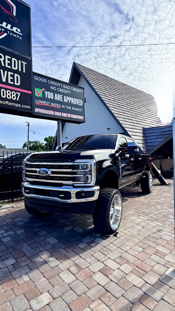 Used 2023 Ford F350 King Ranch w/ Chrome Package AWD/4WD image 4