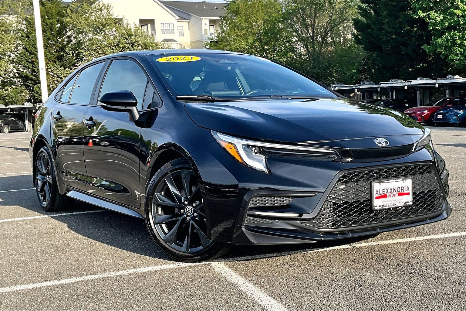 Used 2023 Toyota Corolla SE w/ SE Premium Package image 2