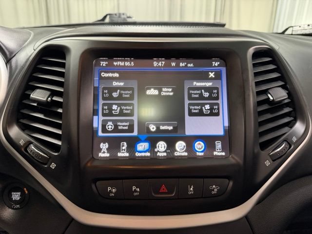 Used 2017 Jeep Cherokee Overland w/ Technology Group AWD/4WD image 15