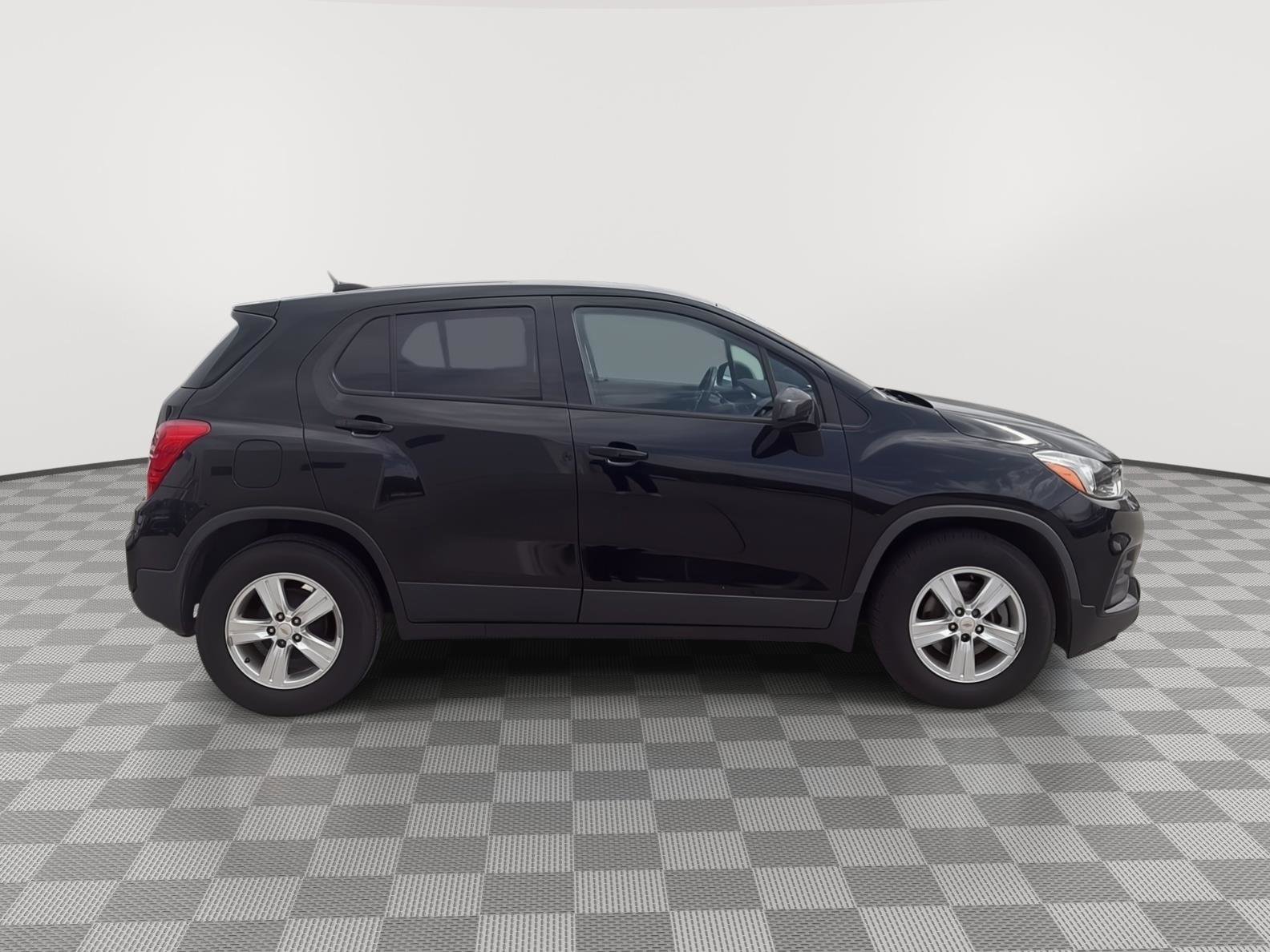 Used 2020 Chevrolet Trax LS w/ Tint and Cruise Package FWD image 15