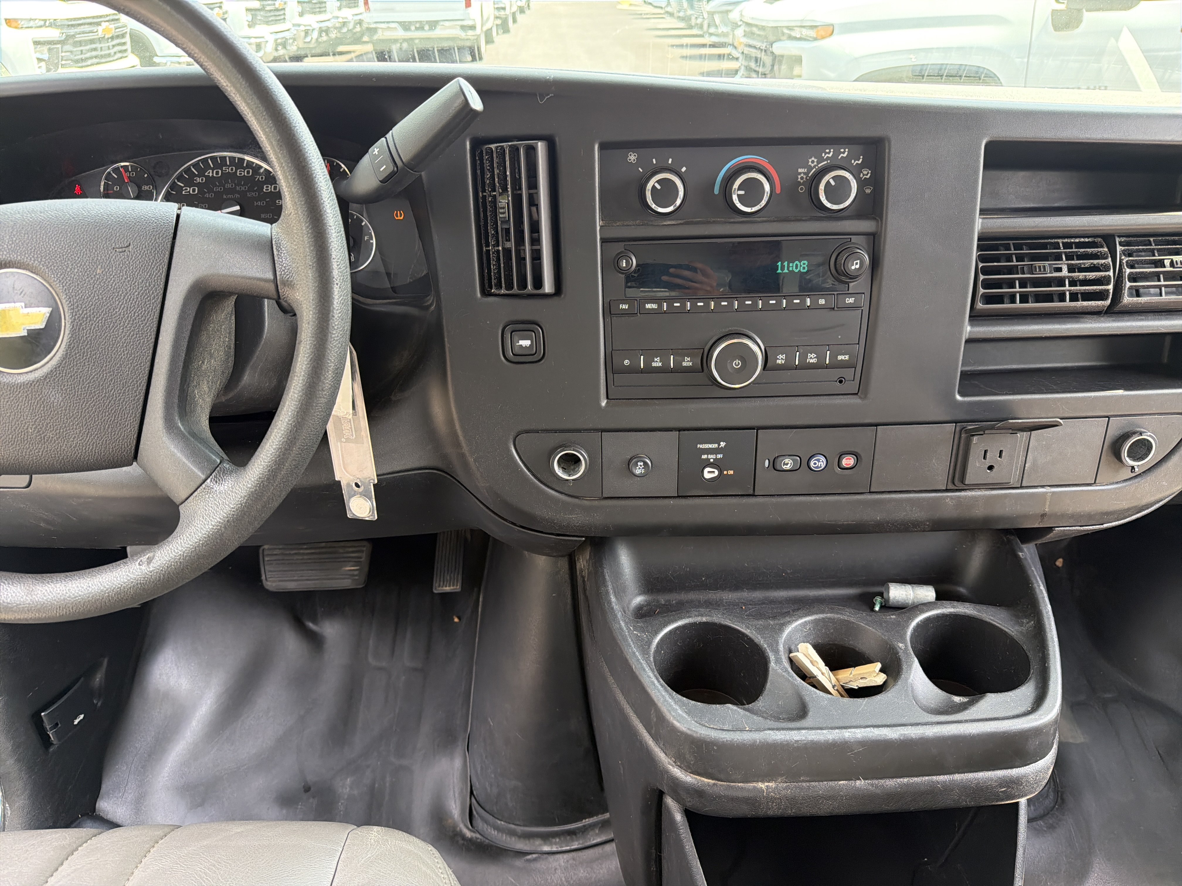Used 2018 Chevrolet Express 2500 Extended RWD image 30