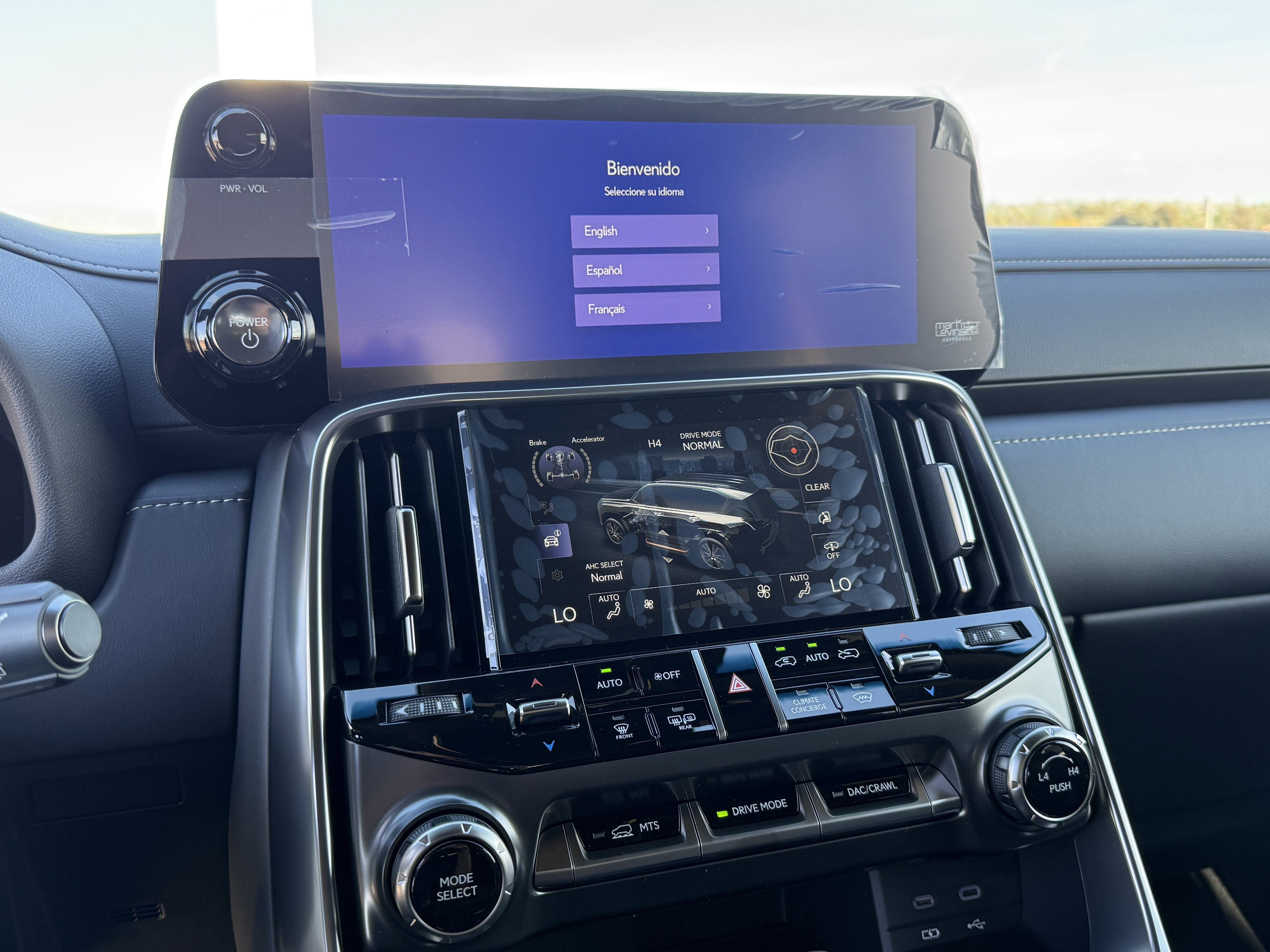 New 2026 Lexus LX 700h Luxury image 25