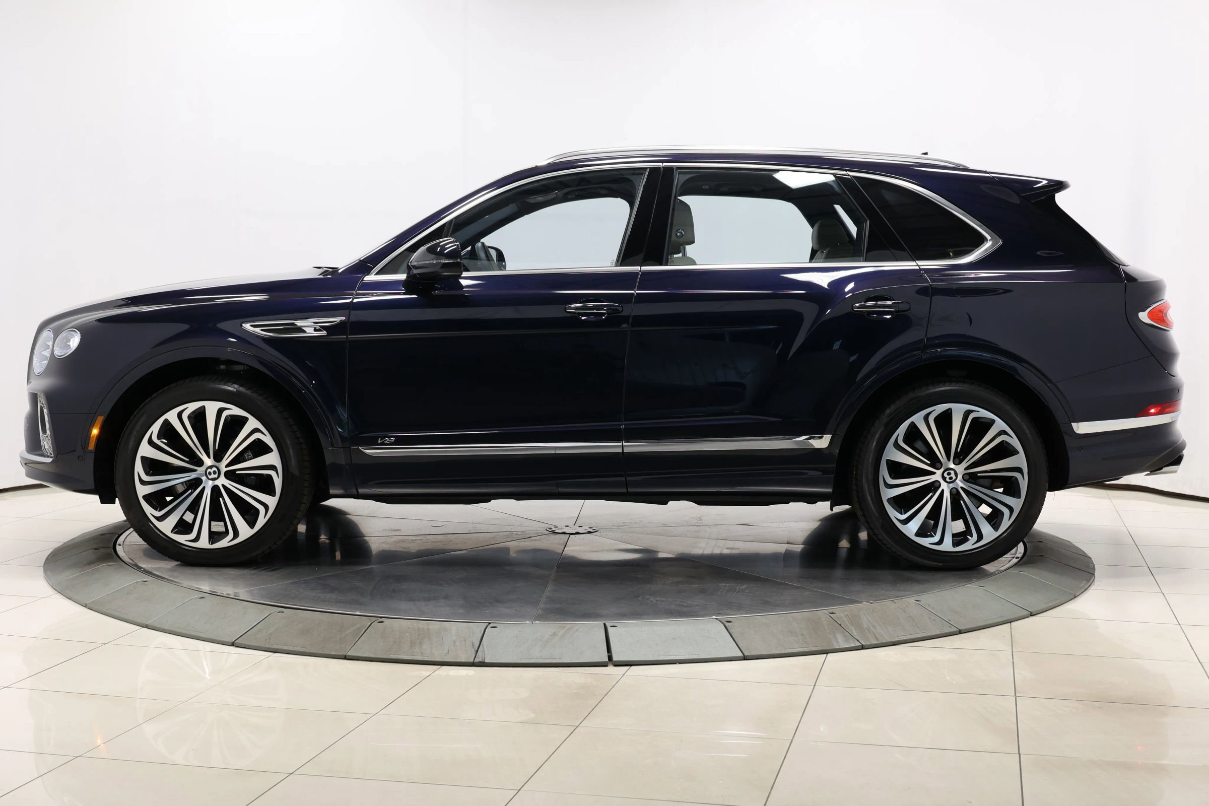 Used 2022 Bentley Bentayga image 7