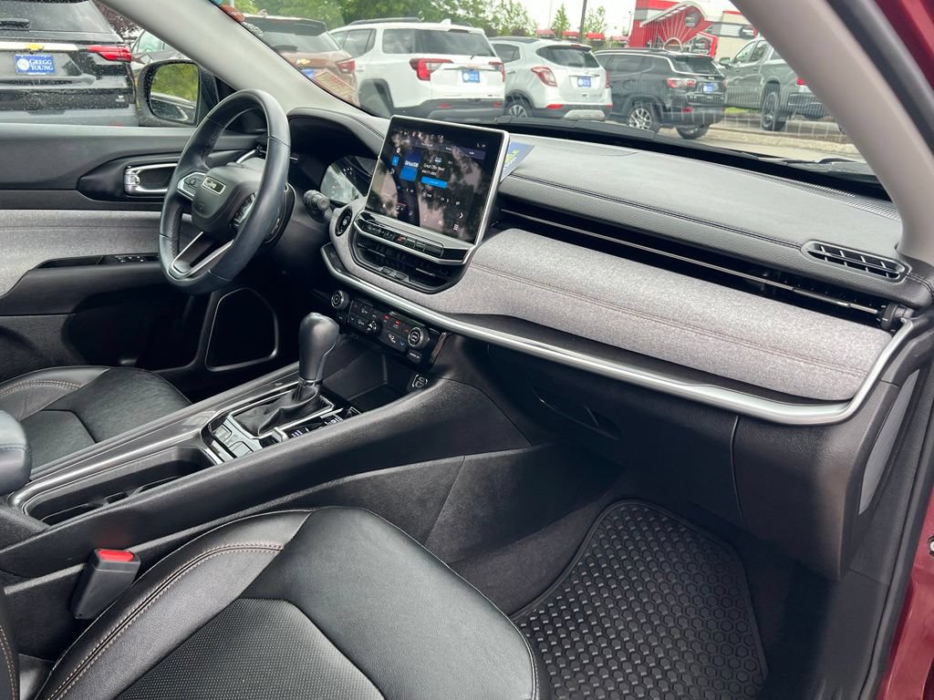 Used 2022 Jeep Compass Latitude AWD/4WD image 27