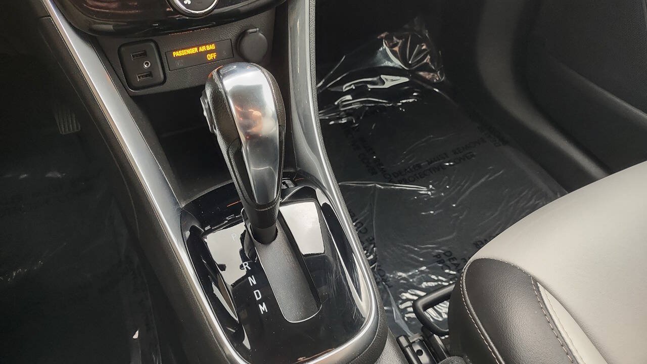 Used 2020 Chevrolet Trax Premier FWD image 22