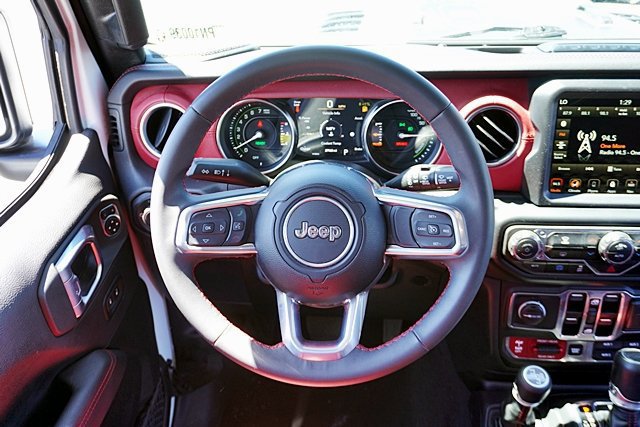 Used 2023 Jeep Wrangler Unlimited Rubicon 4xe AWD/4WD image 32