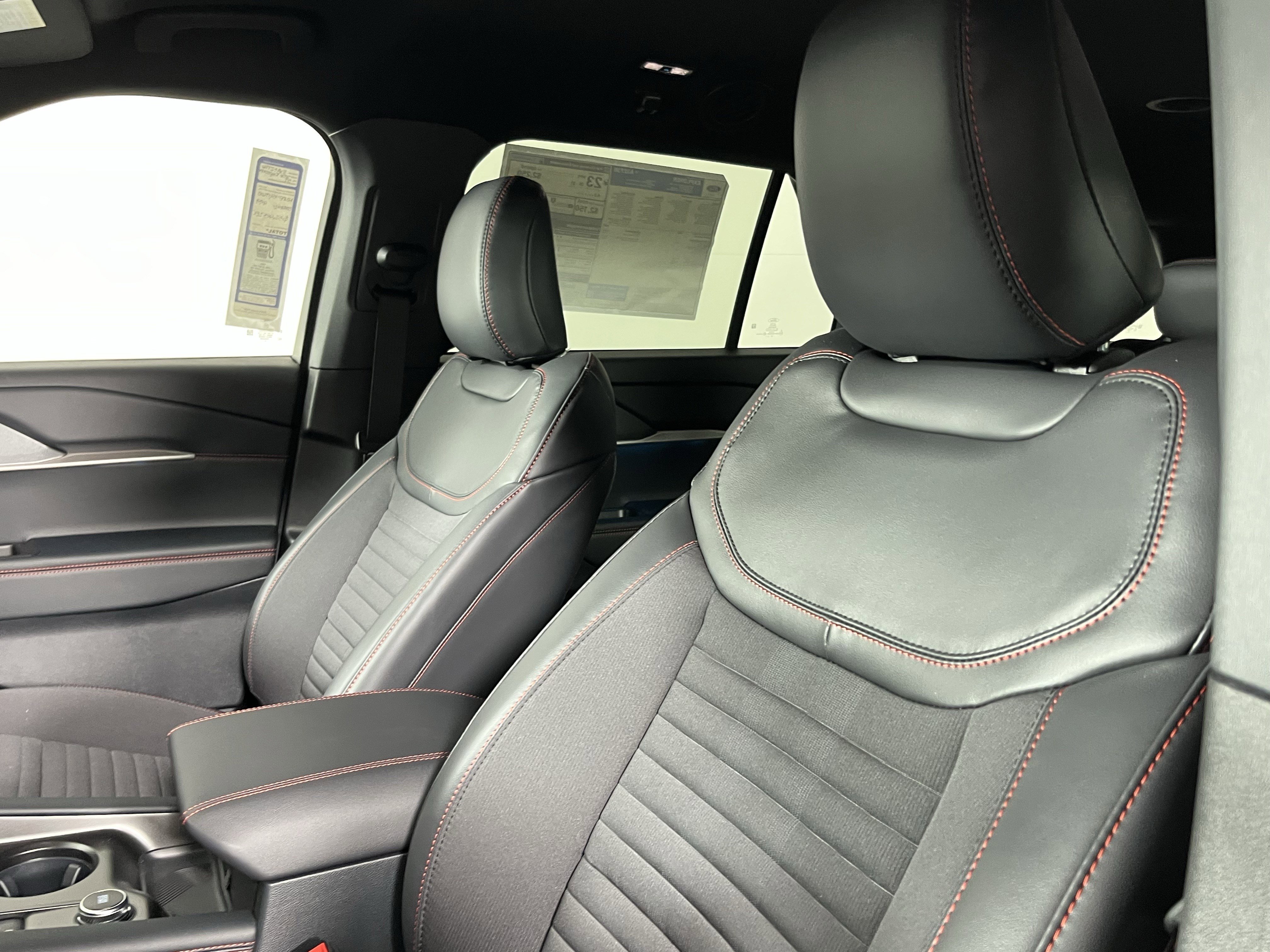 New 2026 Ford Explorer ST-Line w/ ST-Line Street Pack image 17