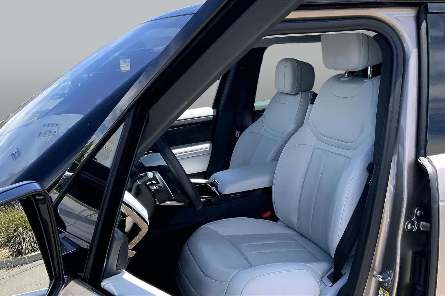 Used 2023 Land Rover Range Rover Sport SE AWD/4WD image 5