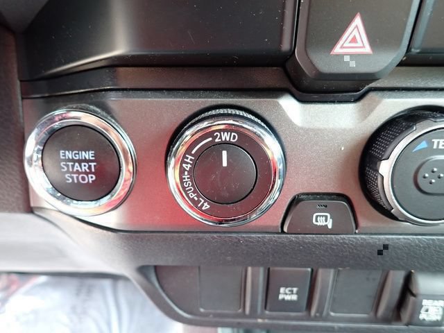 Used 2021 Toyota Tacoma TRD Sport AWD/4WD image 23