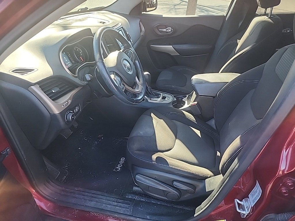 Used 2017 Jeep Cherokee Latitude image 9