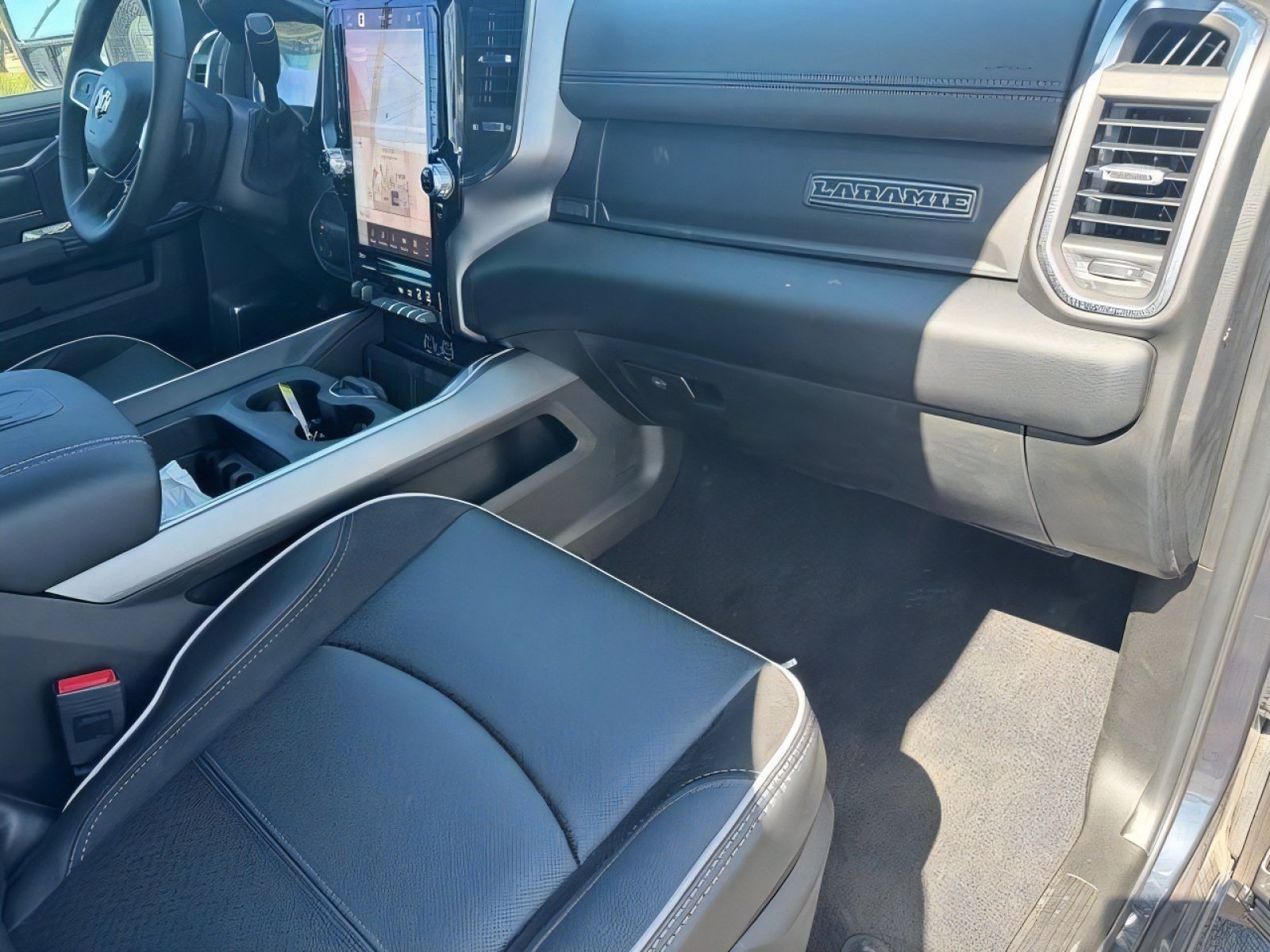 New 2026 RAM 2500 Laramie w/ Night Edition AWD/4WD image 15