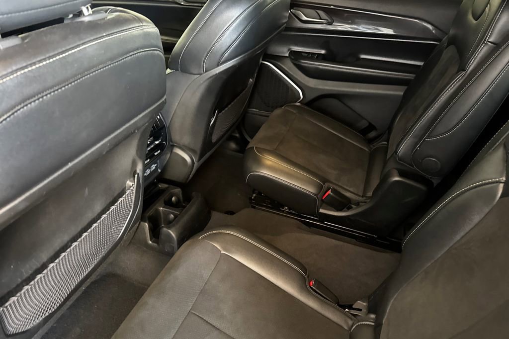 Used 2022 Jeep Grand Cherokee L Laredo AWD/4WD image 5