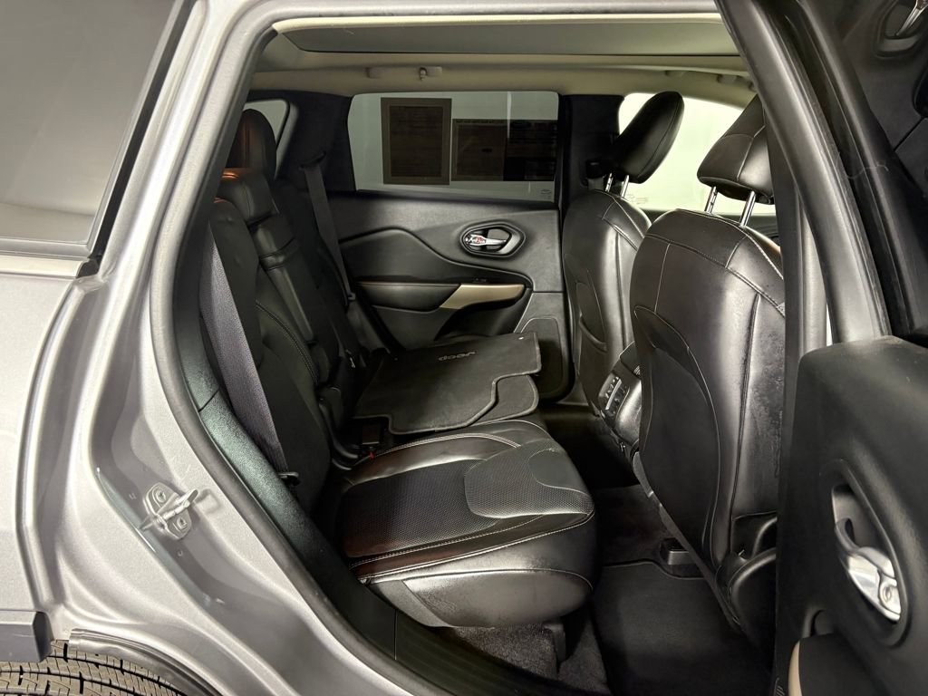 Used 2018 Jeep Cherokee Limited w/ Luxury Group image 34