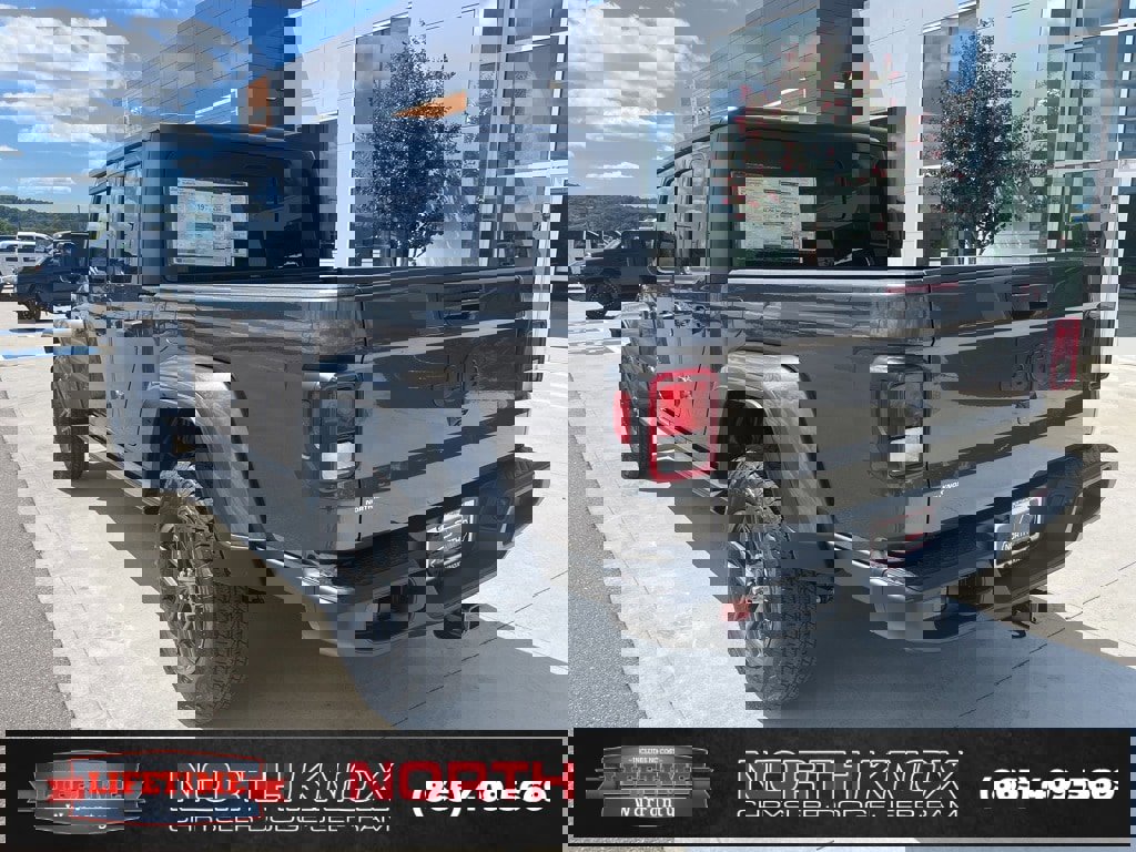 New 2025 Jeep Gladiator Sport image 15