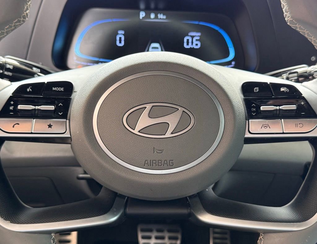 Used 2025 Hyundai Elantra Sport image 6