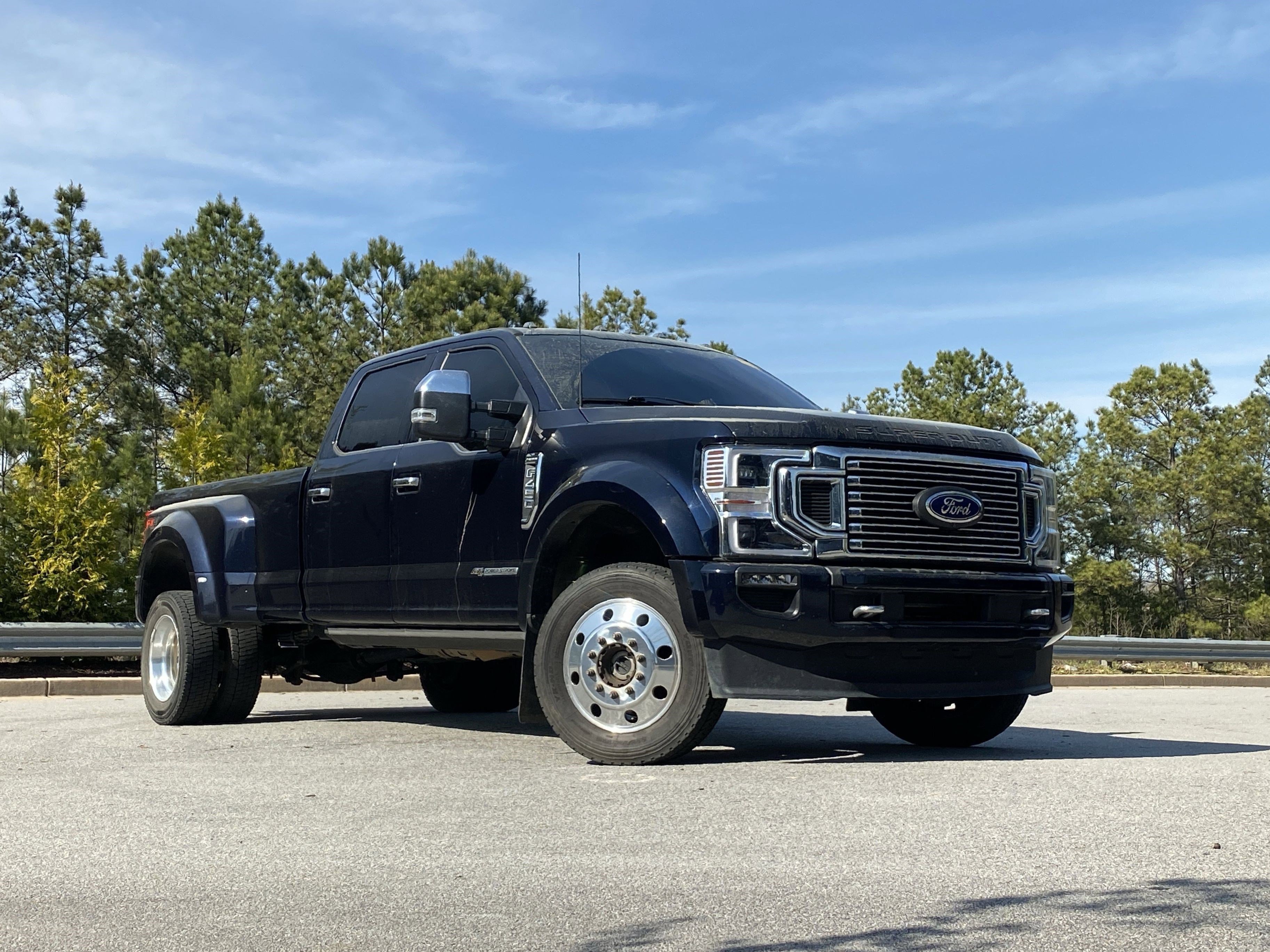 Used 2022 Ford F450 Platinum w/ FX4 Off-Road Package image 2