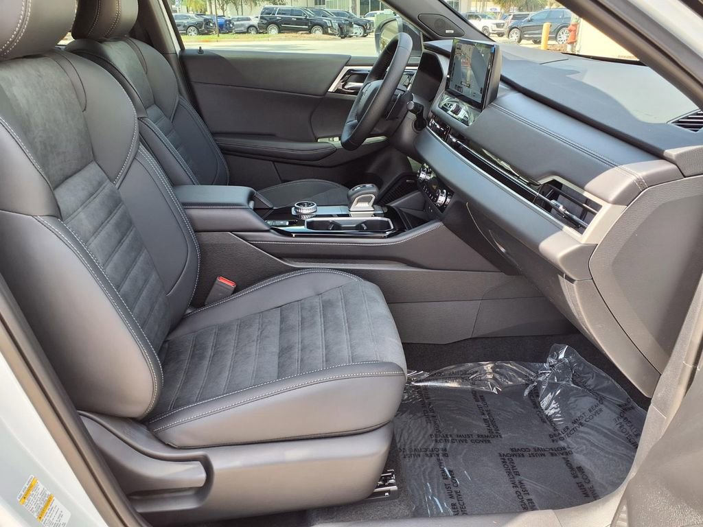 Used 2026 Mitsubishi Outlander LE FWD image 9