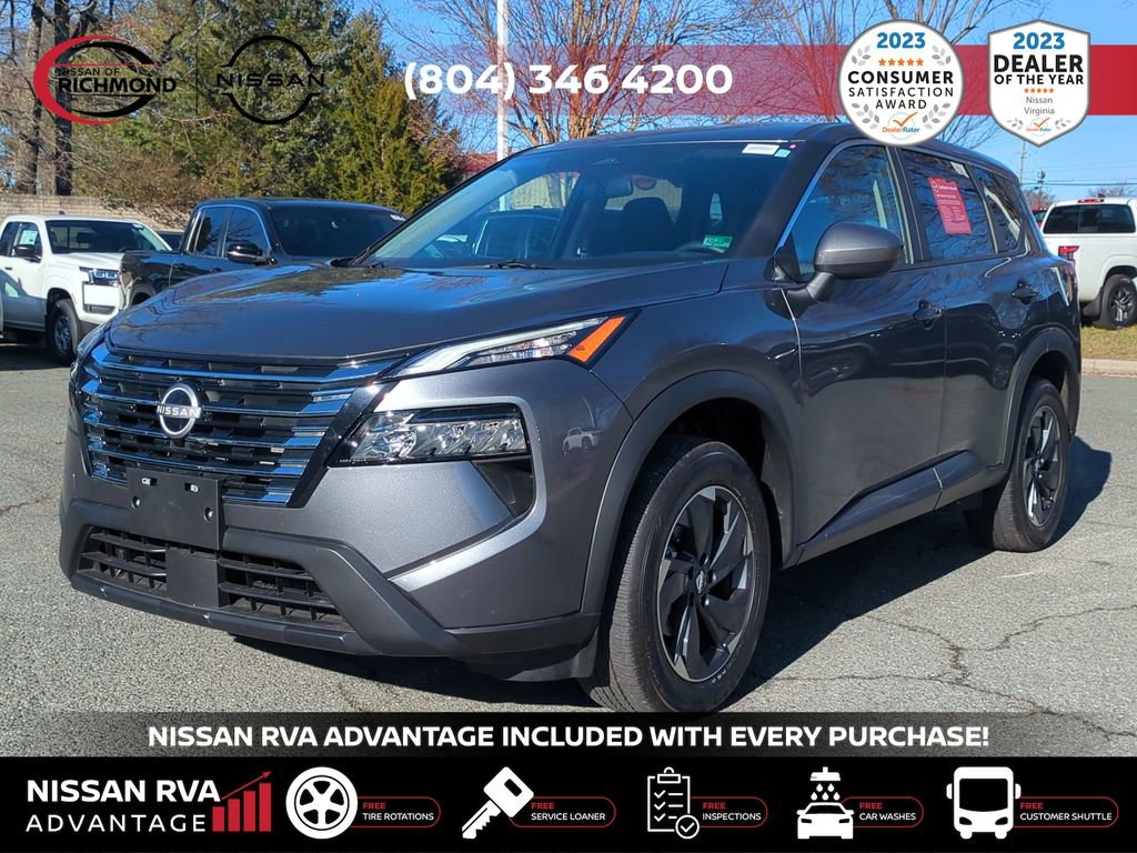 Used 2025 Nissan Rogue SV image 2