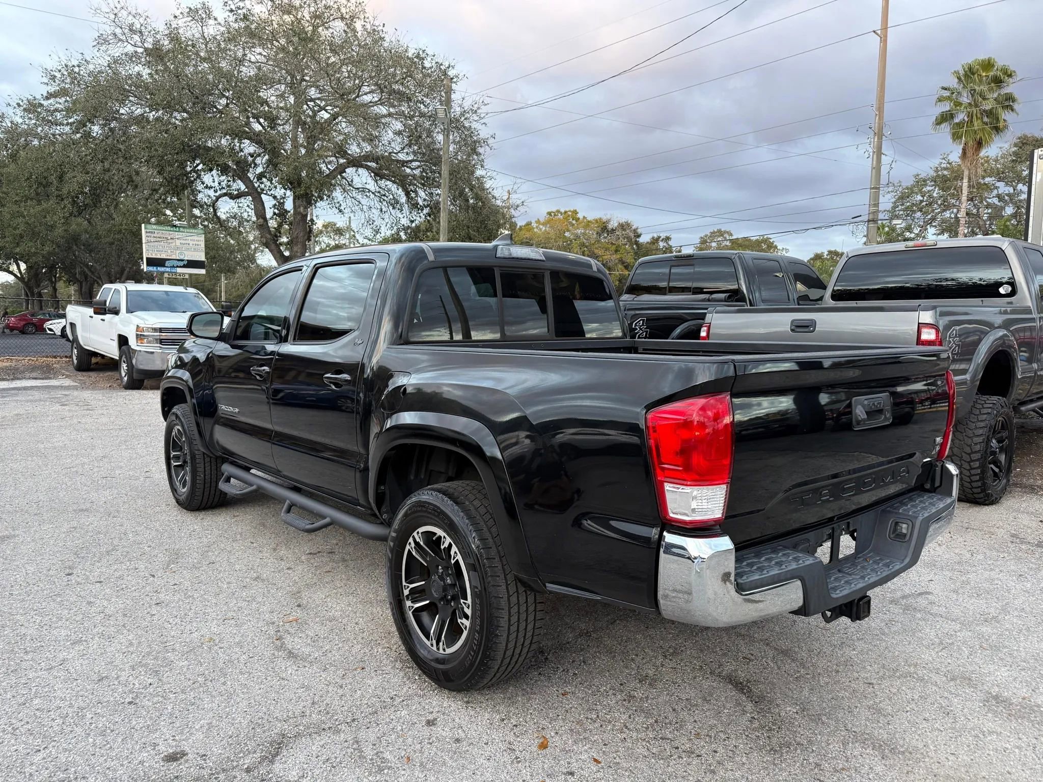 Used 2017 Toyota Tacoma SR5 image 5