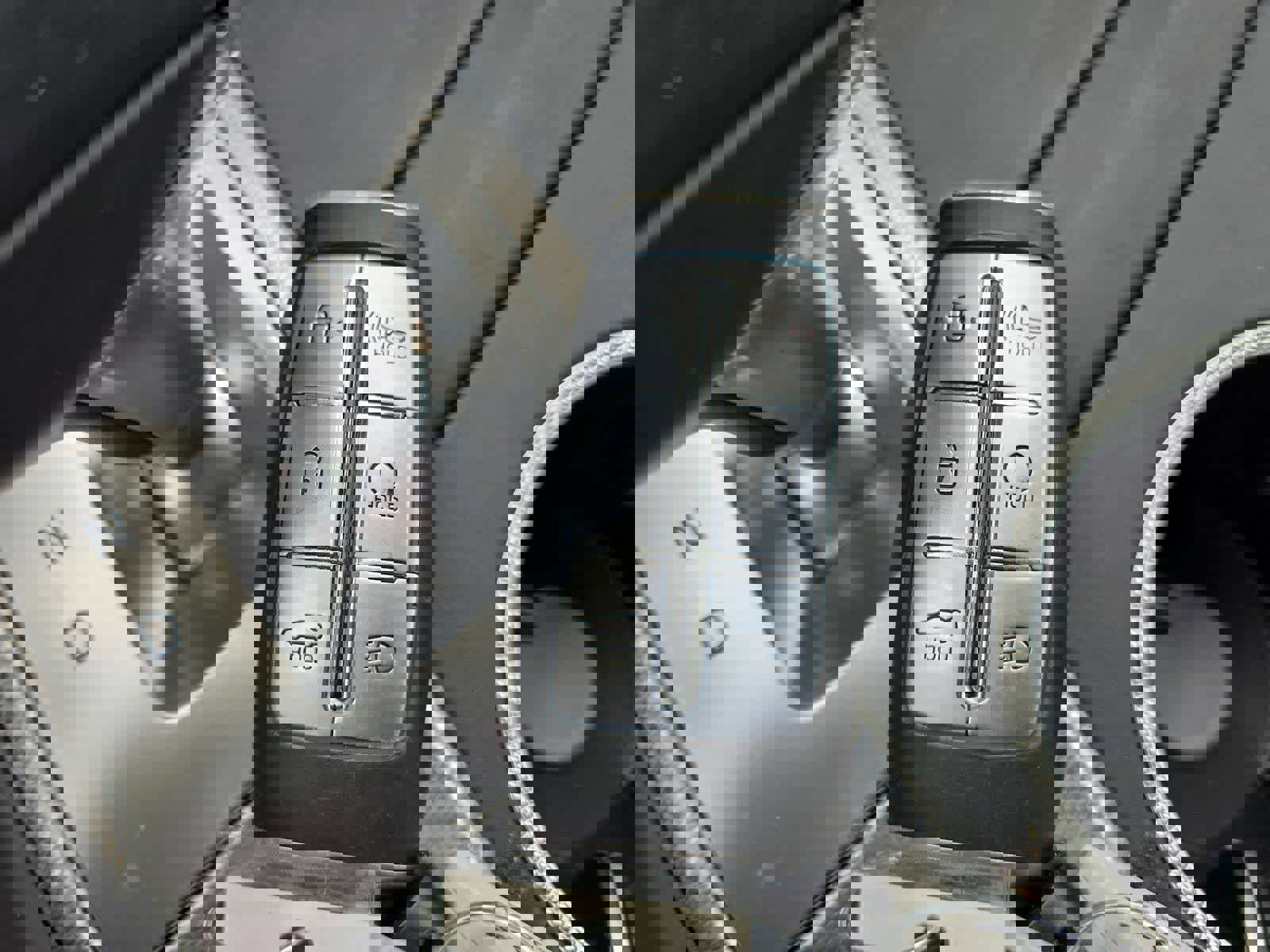 Used 2023 Genesis G70 3.3T RWD image 32