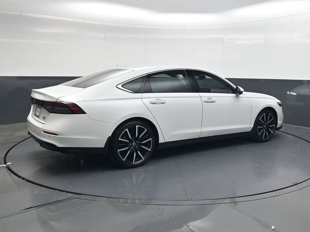 Used 2024 Honda Accord Touring image 4
