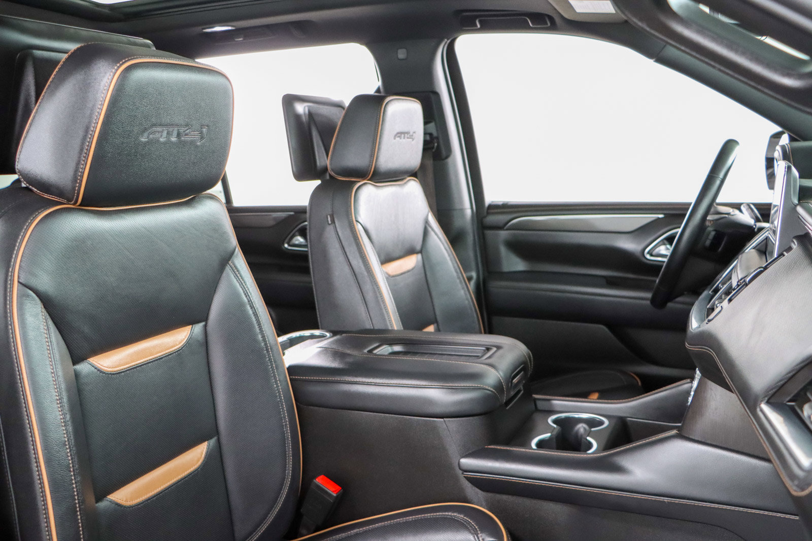 Used 2024 GMC Yukon AT4 w/ Technology Package image 32