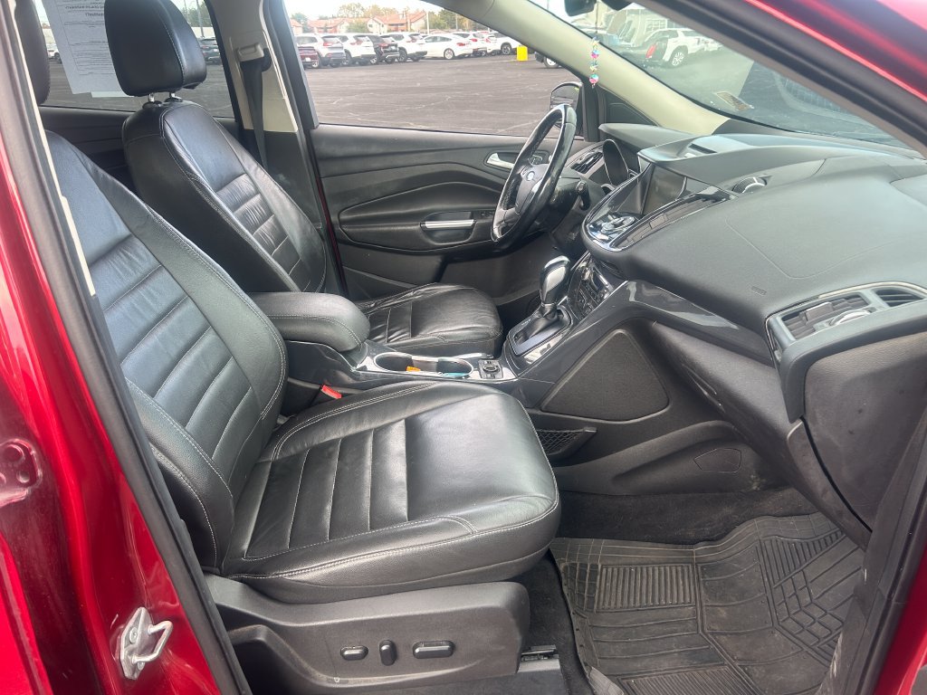 Used 2015 Ford Escape Titanium w/ Equipment Group 301A AWD/4WD image 30