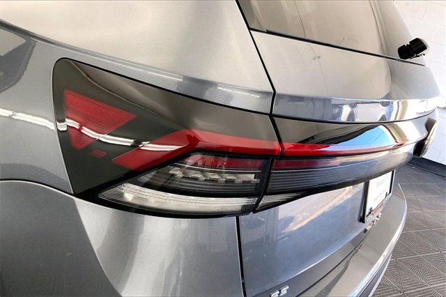 Certified 2025 Volkswagen Taos SE w/ Panoramic Sunroof Package image 29