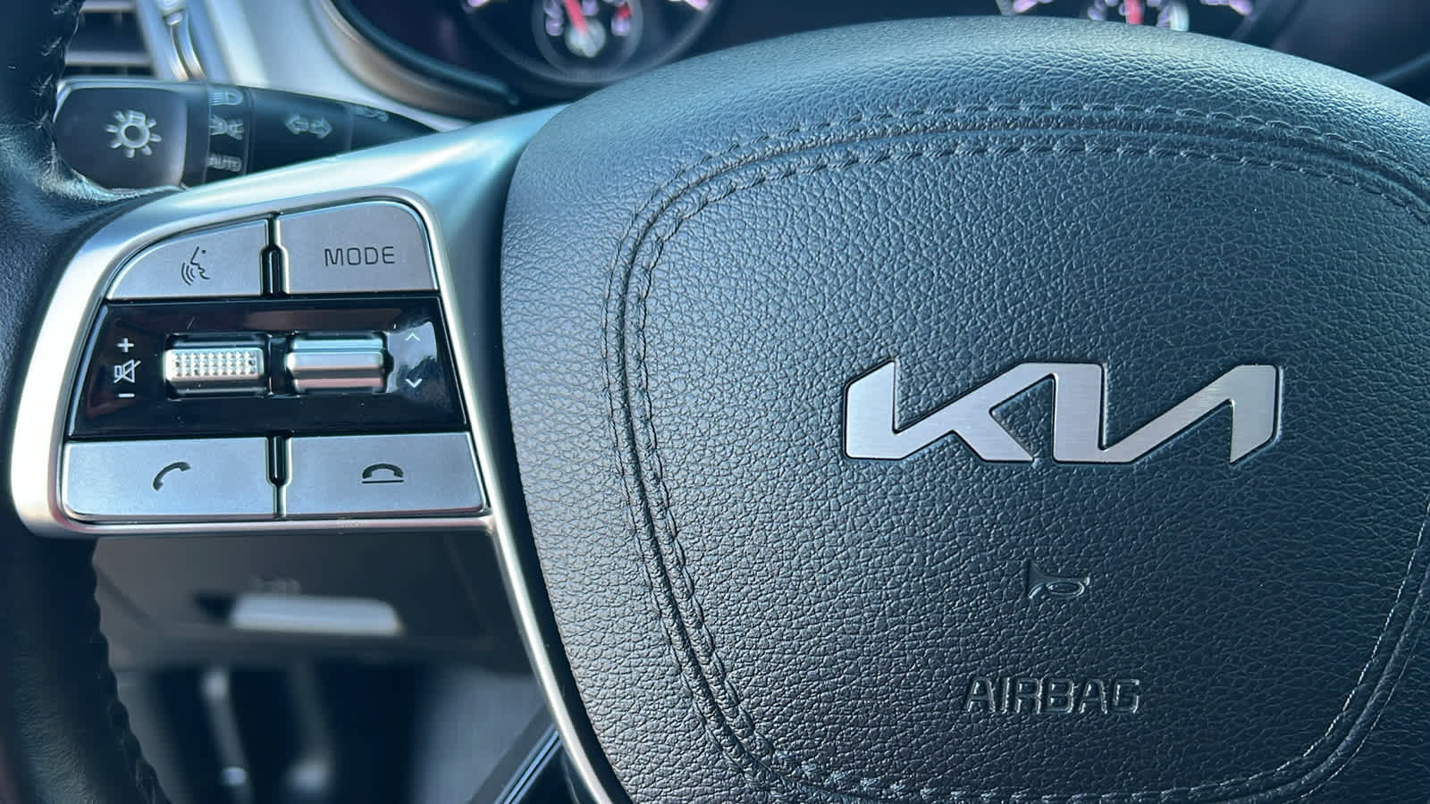 Used 2022 Kia Telluride LX image 19