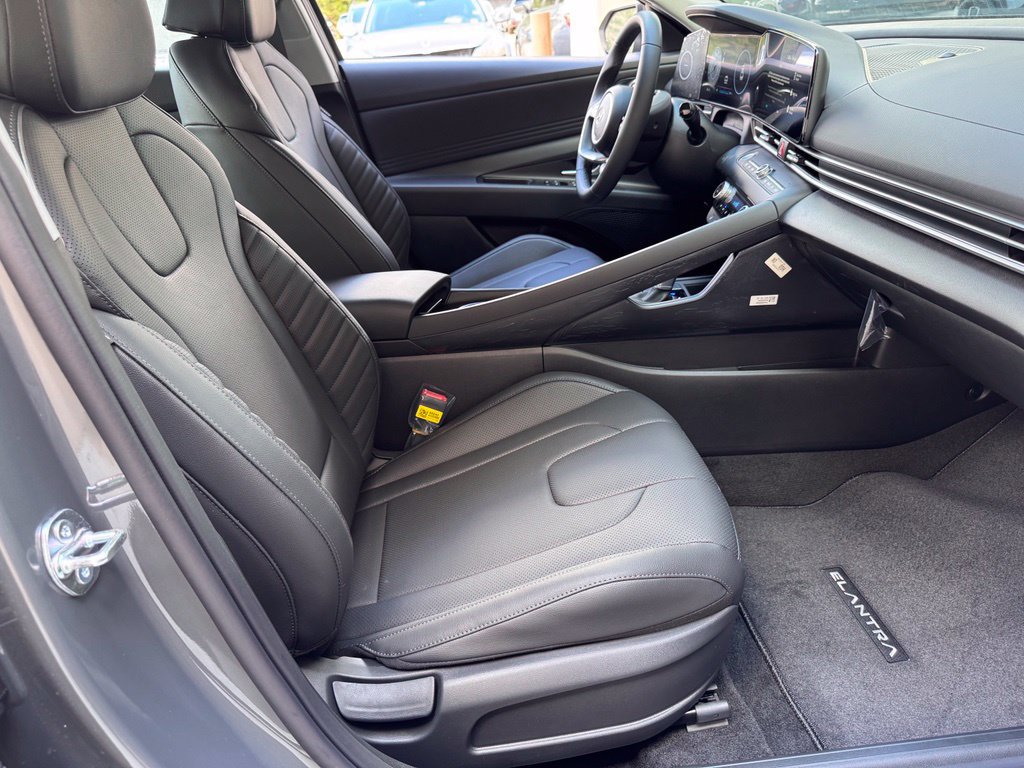 New 2026 Hyundai Elantra Limited FWD image 18