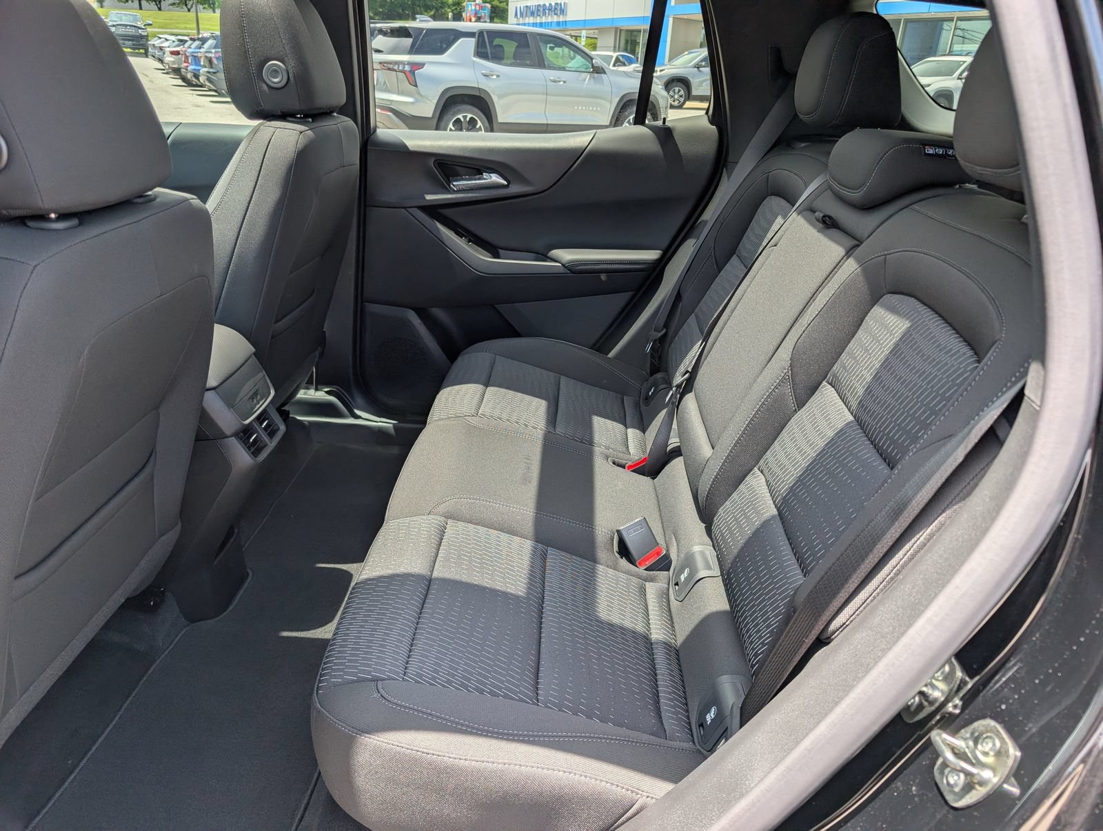 New 2026 Chevrolet Equinox LT w/ Safety and Technology Package AWD/4WD image 10