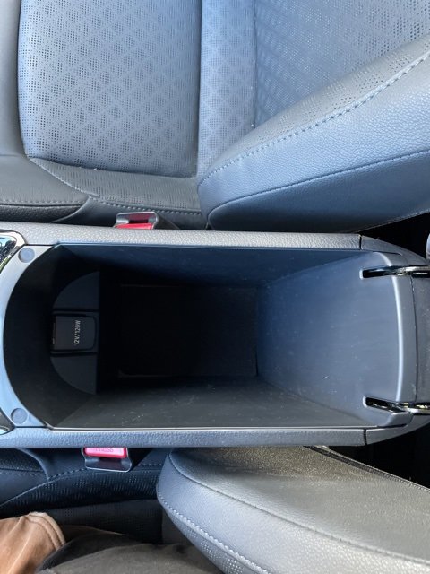 Used 2022 Toyota C-HR Limited image 9