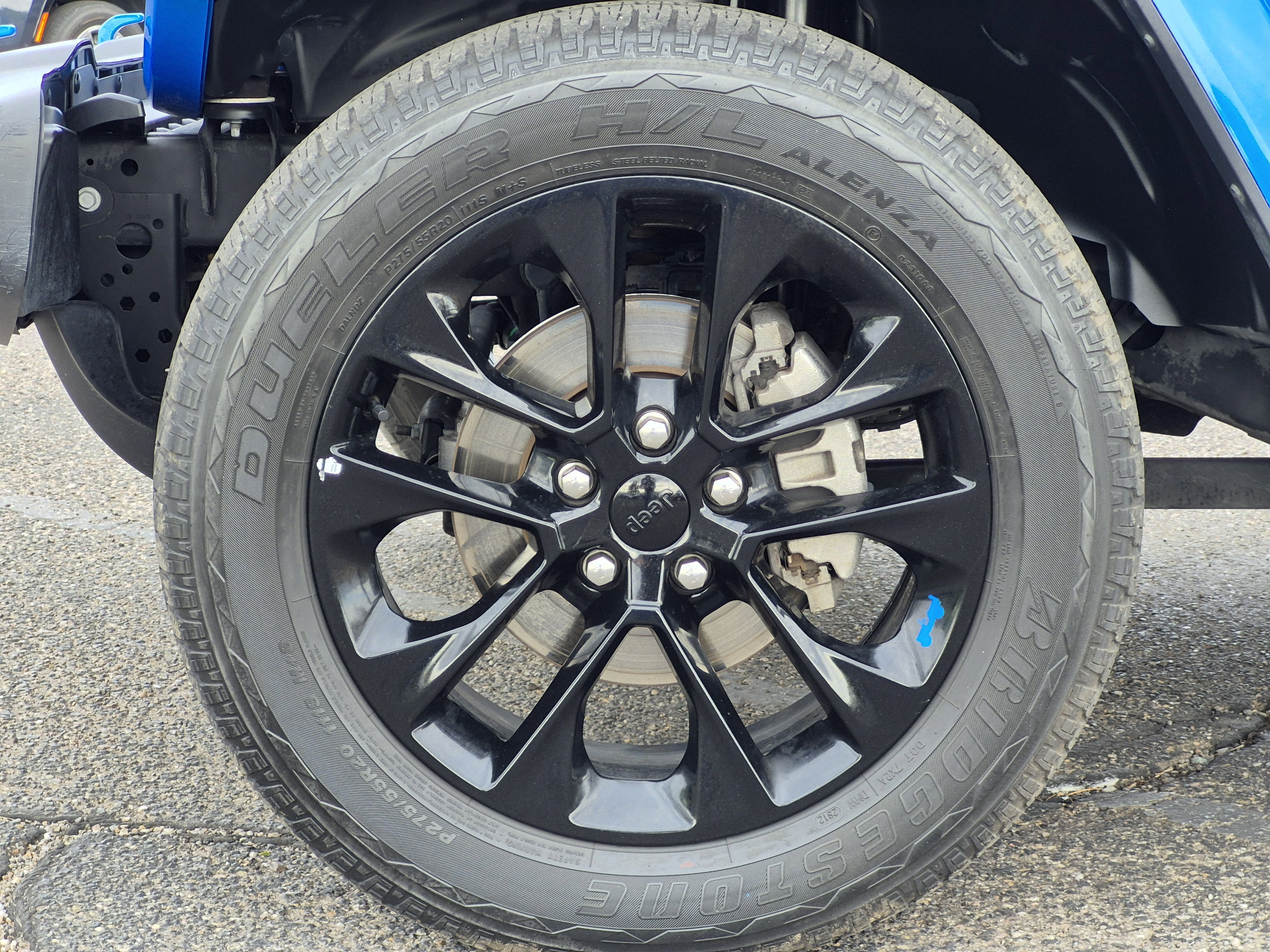 Used 2023 Jeep Wrangler Unlimited Sahara AWD/4WD image 11