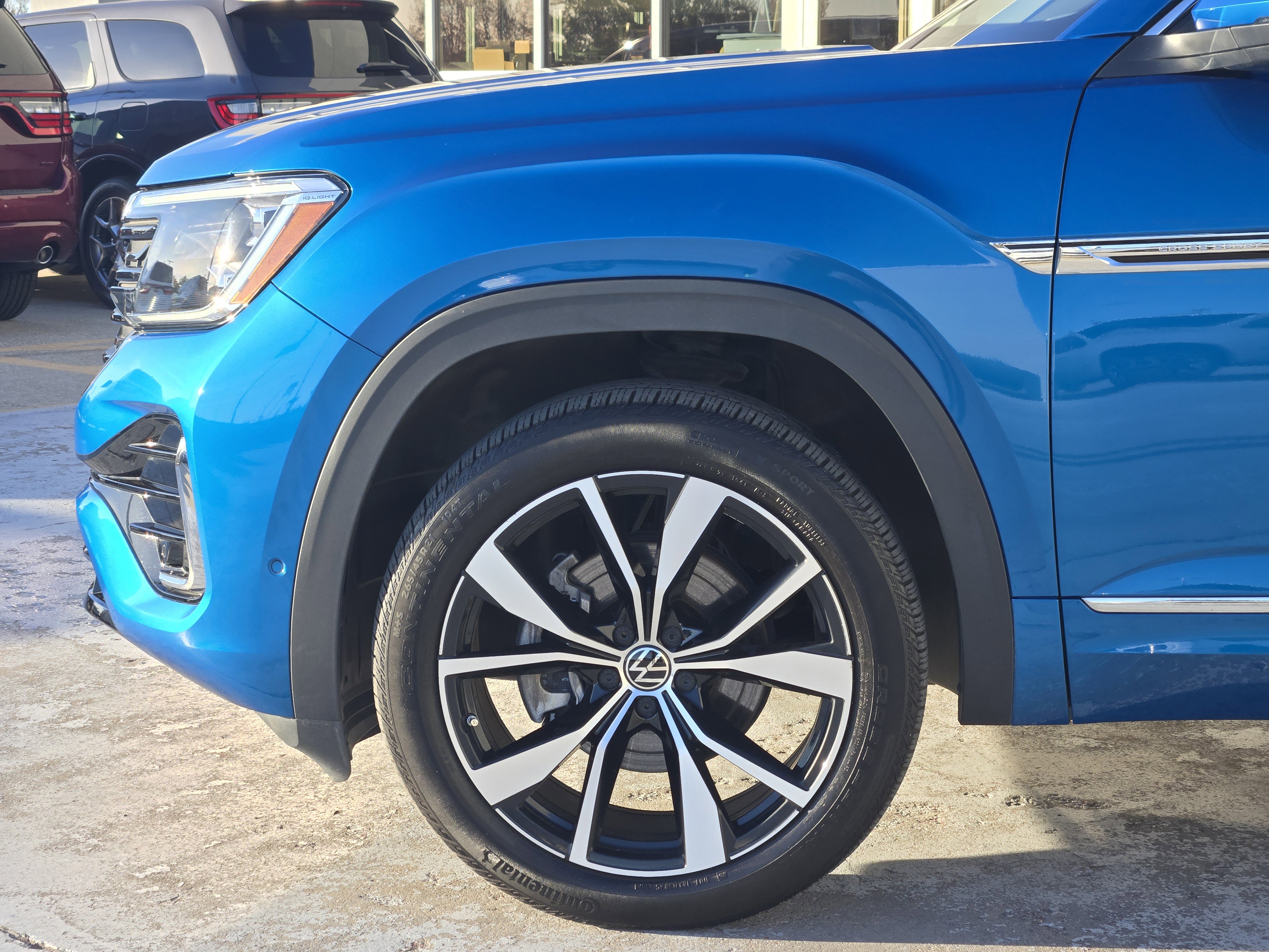 Used 2024 Volkswagen Atlas Cross Sport SEL Premium R-Line image 9